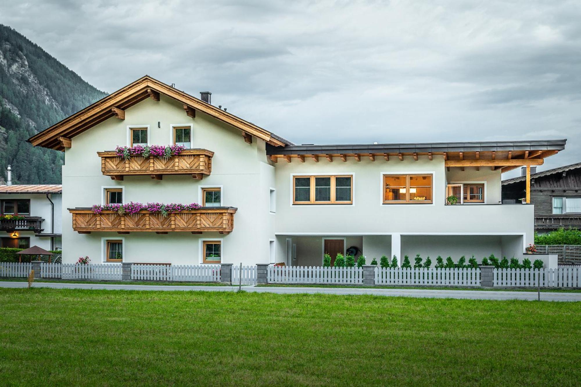 Ferienwohnung Haus Viktoria Längenfeld Exterior foto