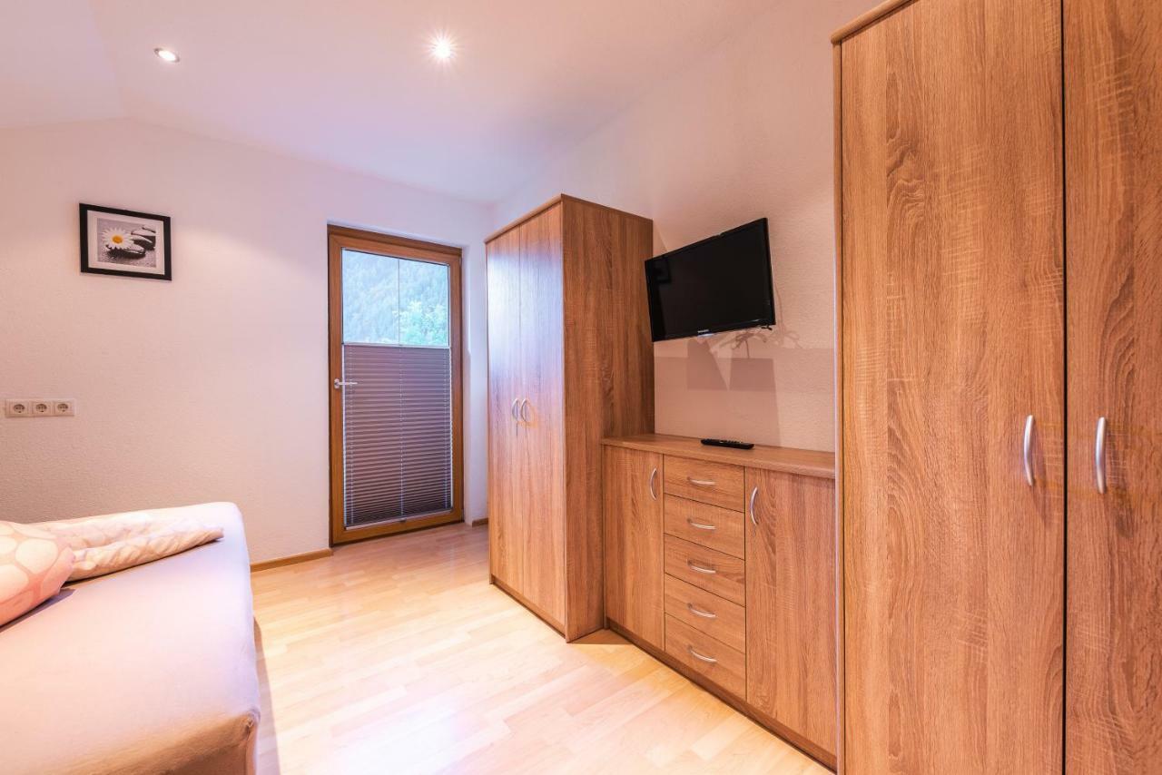 Ferienwohnung Haus Viktoria Längenfeld Exterior foto